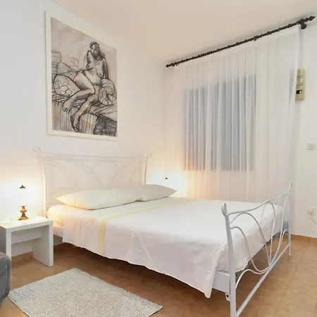 Apartment Fuer 2 Personen Ca 25 Qm In Medulin, Istrien Suedkueste Von Istrien *